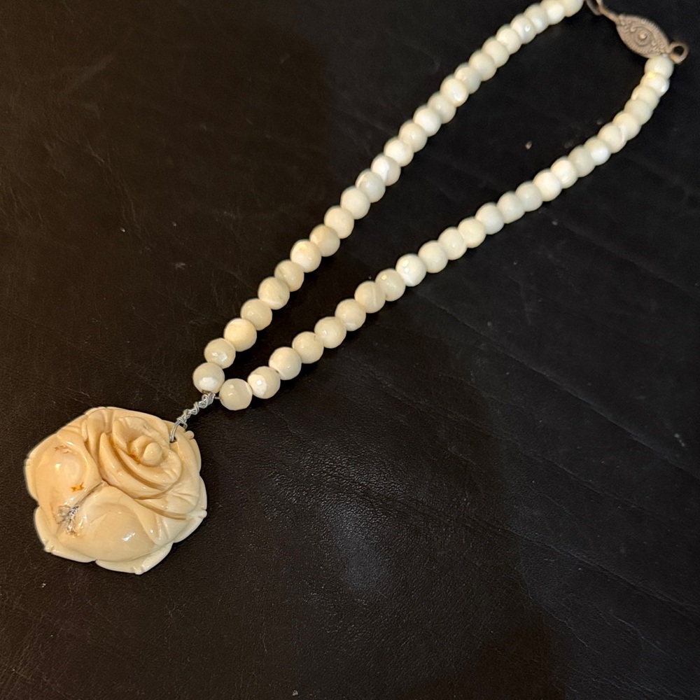 Elegant Cream Rose Pendant Necklace